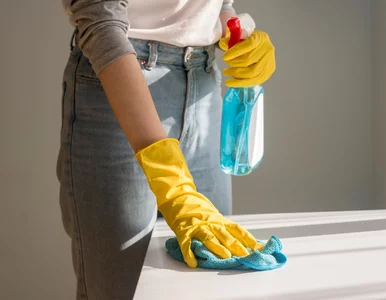 Miniatura: W jednym pokoju kurz wraca non stop. To...