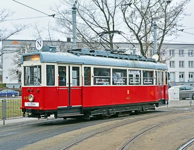Miniatura: Darmowa podróż tramwajem po Warszawie....