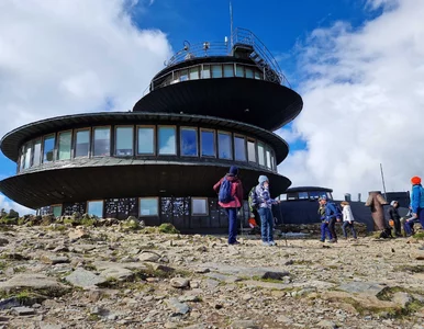 Miniatura: „Niepotrzebne ozdoby” na Śnieżce. Tak...
