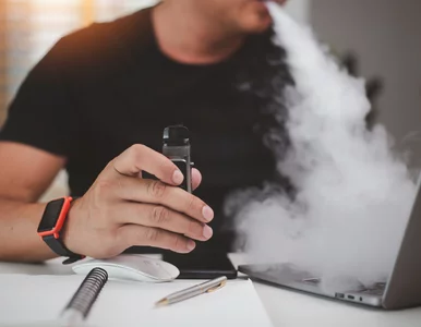 Miniatura: Onkolog o skutkach vapingu. To nie jest...