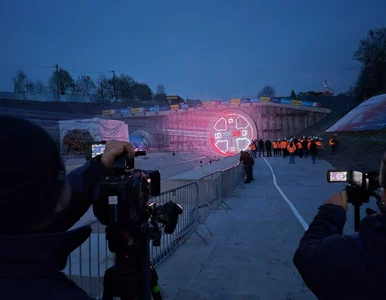 Miniatura: To najdłuższy tunel kolejowy w Polsce....
