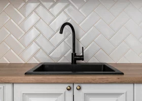 Miniatura: Ten niepozorny kamień robi z fugami...