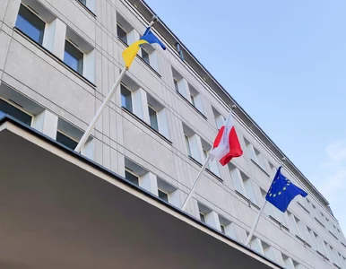 Miniatura: W kolejnym mieście chcą zdjąć flagi...