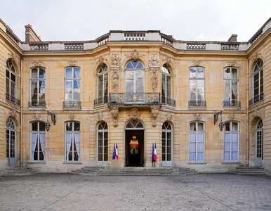 Miniatura: Seria eksplozji, pożar dostawczaka. Groźne...