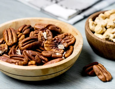 Miniatura: Jedli dwie garście dziennie przez 12...