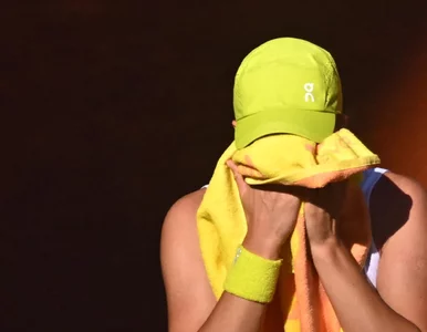 Miniatura: Legenda broni Igi Świątek i uderza w...