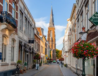 Miniatura: Z Polski do najstarszego miasta Holandii....