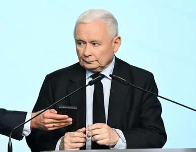 Miniatura: Taką komórkę ma Kaczyński. Sprzęt przykuł...