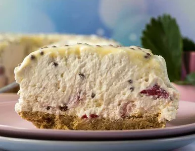 Miniatura: Ten deser bez pieczenia szybko stał się...