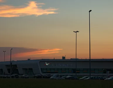 Miniatura: Dwa polskie lotniska zamknięte. Wydano...