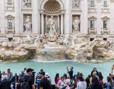 Miniatura: Tutaj warto polecieć w majówkę. Ekspresowa...