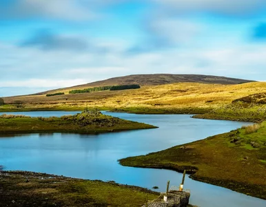 Miniatura: Znikające jezioro intryguje turystów....